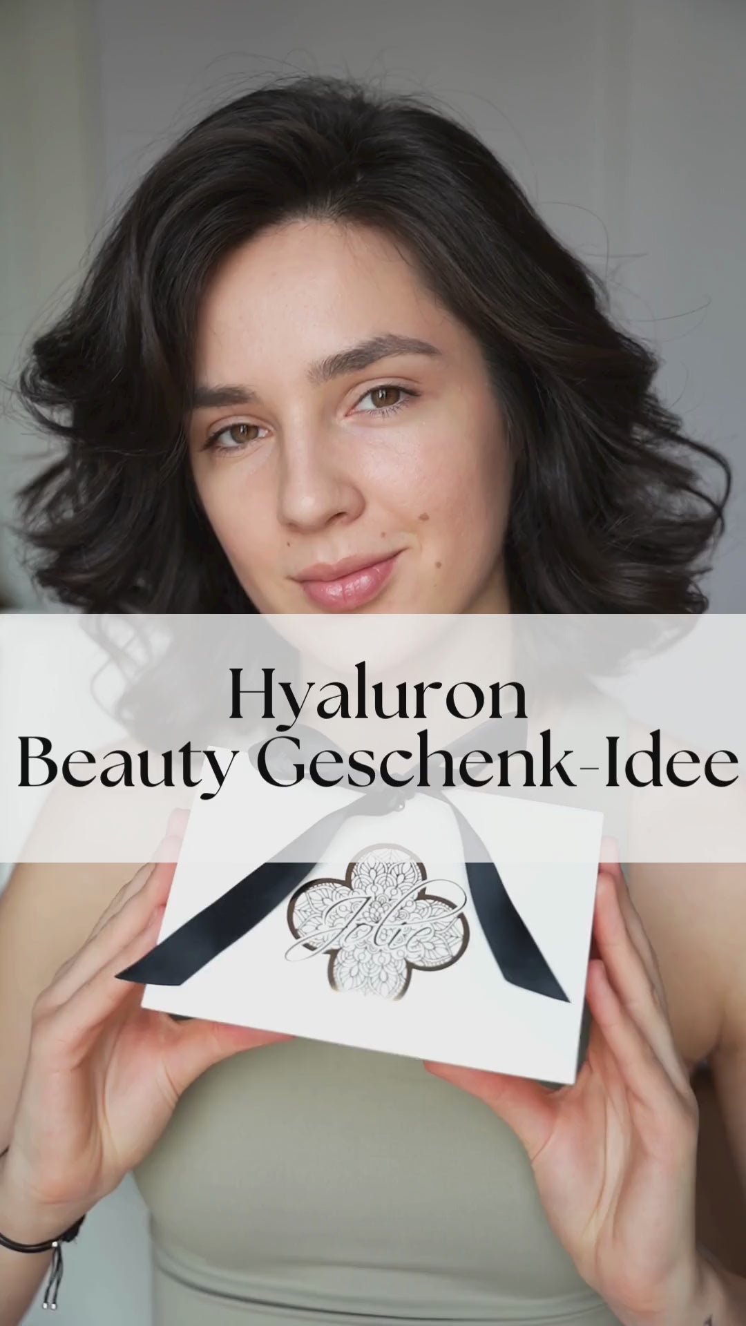Video laden: Hyaluron Luxus Set für strahlende Haut – Hyaluron-Pflege